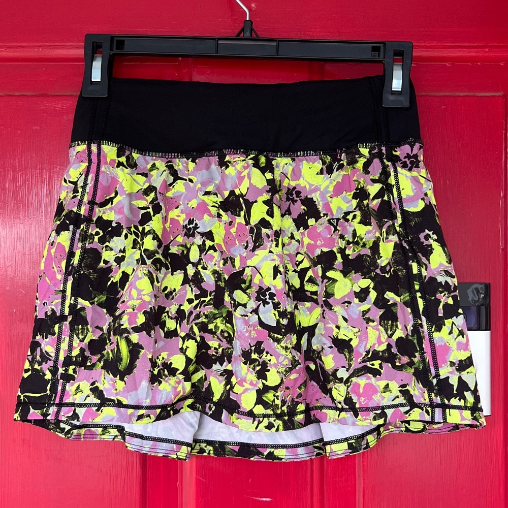 Lululemon Women's Size 0 Skort Skirt Shorts Flower Gym Workout Running Athletic